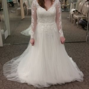 Davids Bridal Wedding Dress